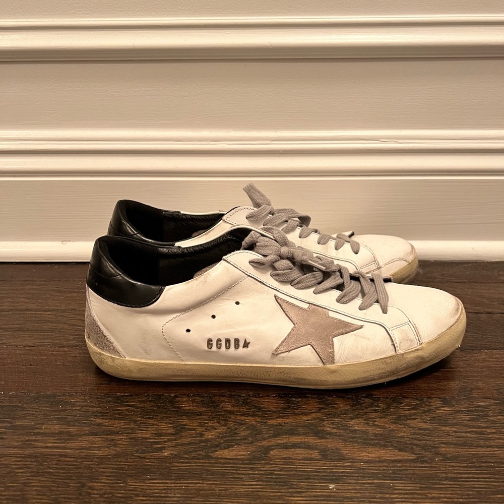 100% Authentic Men’s Golden Goose Superstar Sneakers